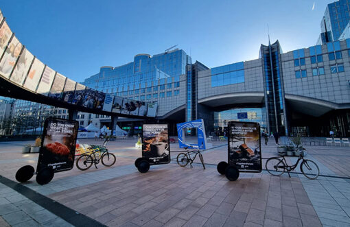 Vélo publicitaire émergent - BikeCom - Le premier réseau d'affichage national éco responsable