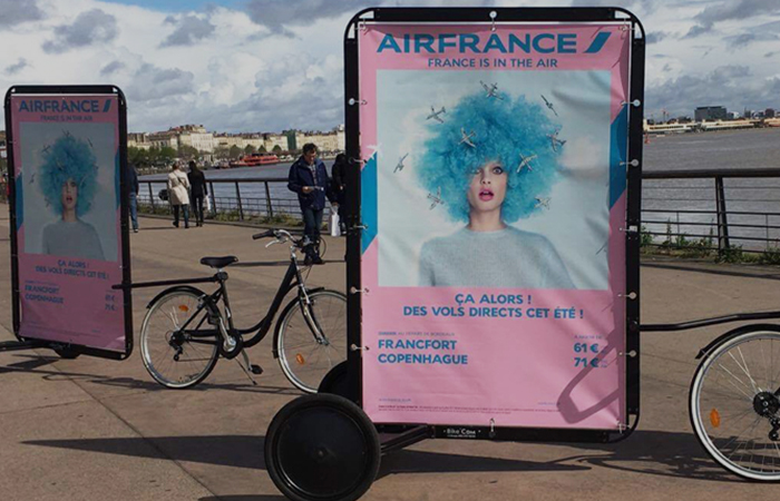 Header Air France senvole en BikeCom BikeCom Le premier reseau daffichage national eco responsable 1
